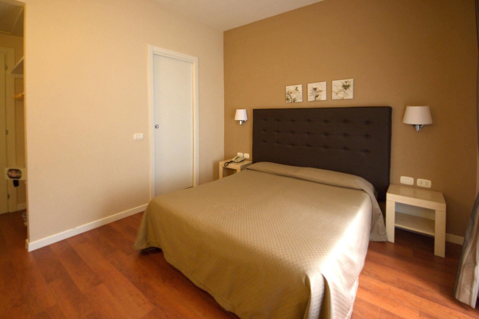 Roma Rooms Colosseum Luaran gambar