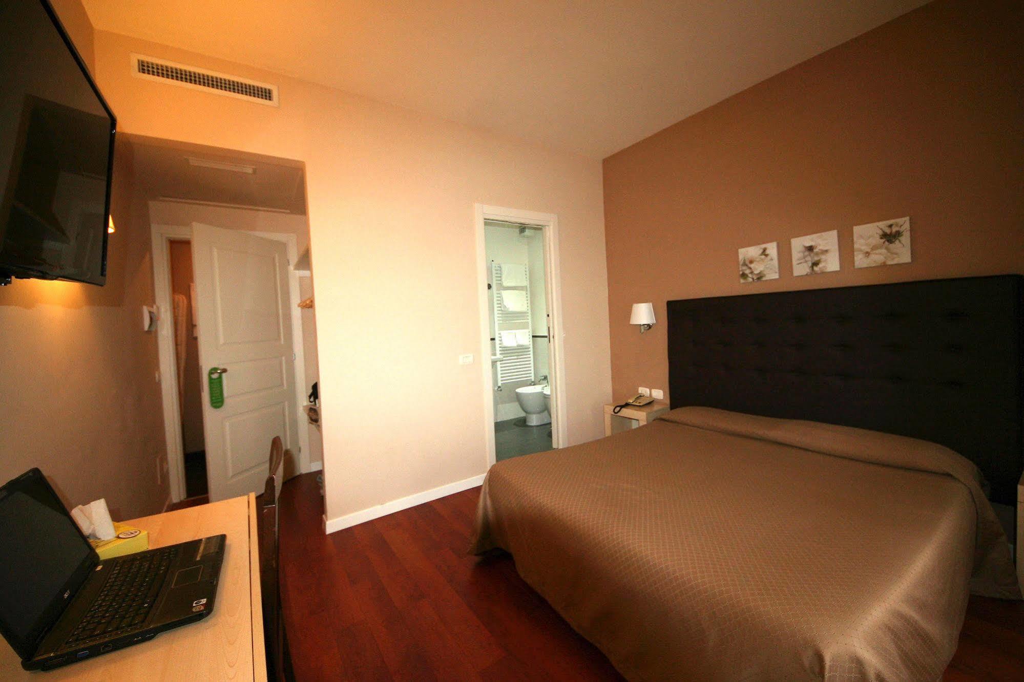 Roma Rooms Colosseum Luaran gambar